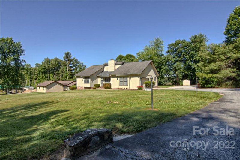 Property image 4 at 205 Sean Way, Hendersonville, NC 28792