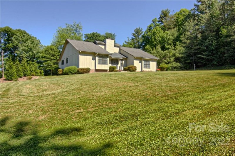 Property image 5 at 205 Sean Way, Hendersonville, NC 28792