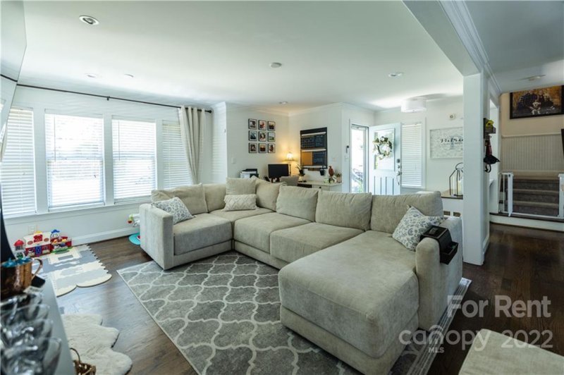 Property image 4 at 430 Iverson Way, Charlotte, NC 28203