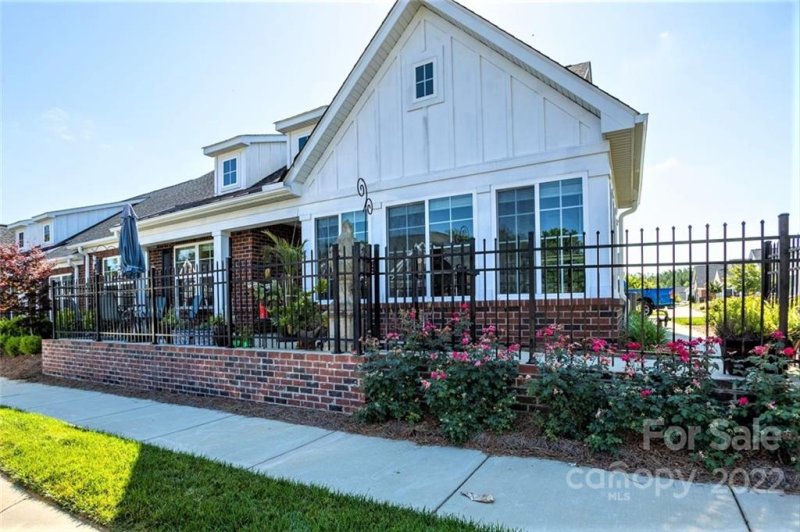 Property image 2 at 125 Adelaide Way, Rock Hill, SC 29732