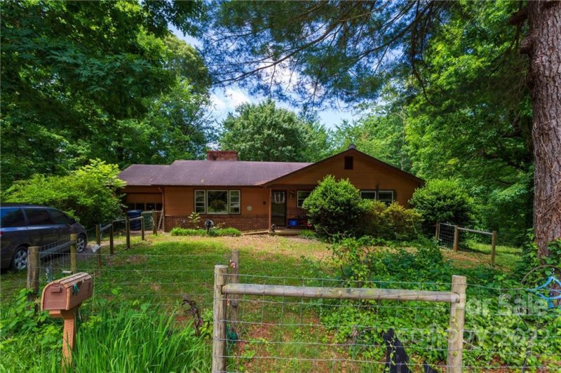 Property image 4 at 7 Sourwood Lane, Asheville, NC 28805