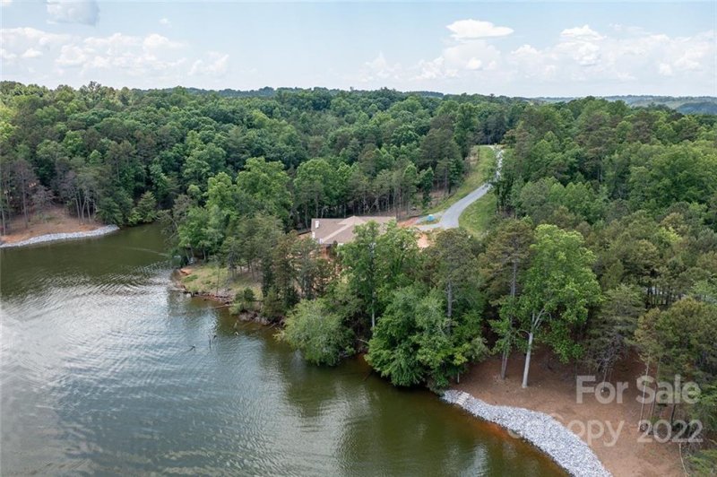 Property image 3 at 5753 Lake Pointe Drive, Granite Falls, NC 28630