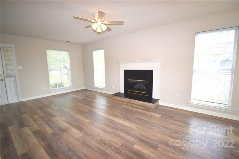 Property image 4 at 1908 Safflower Circle, Charlotte, NC 28262