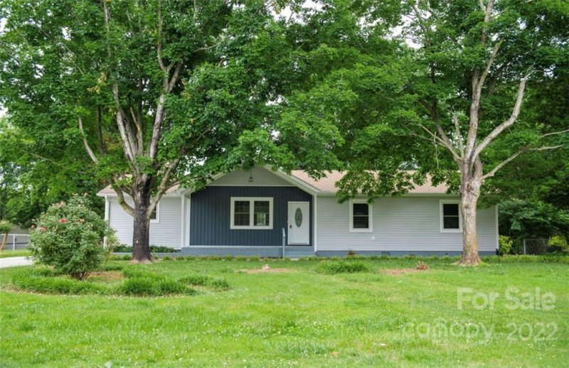 Property image 3 at 2602 Pine Forest Drive, Gastonia, NC 28056