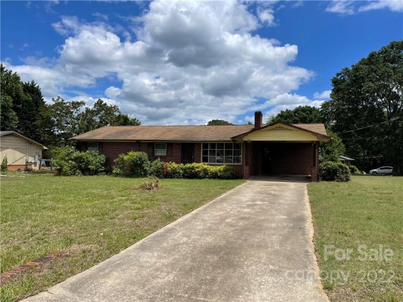 Property image 2 at 2408 28th Street, Hickory, NC 28601