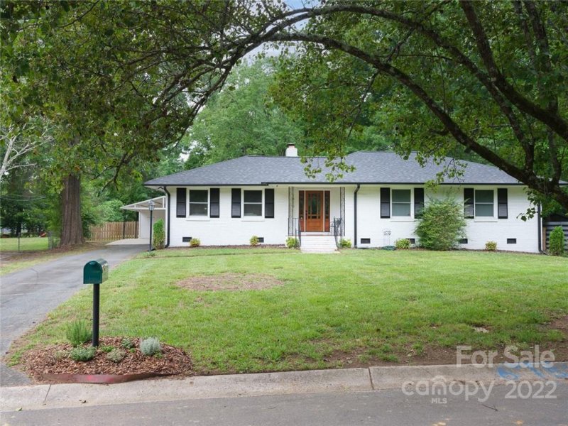 Property image 2 at 1310 Fox Run Drive, Charlotte, NC 28212