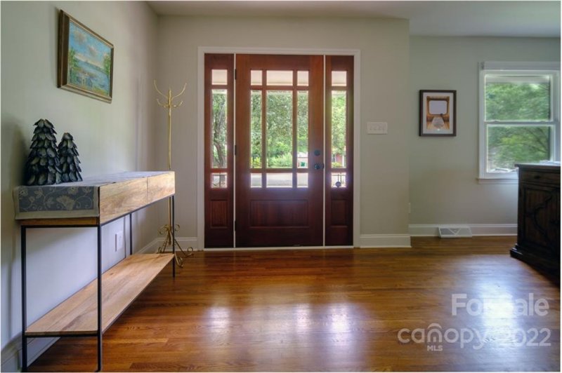 Property image 5 at 1310 Fox Run Drive, Charlotte, NC 28212