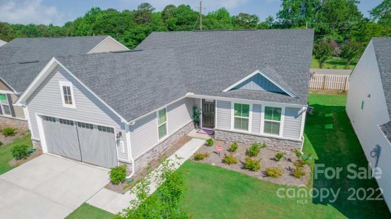 Property image 2 at 4021 Mackinnon Drive, Charlotte, NC 28214