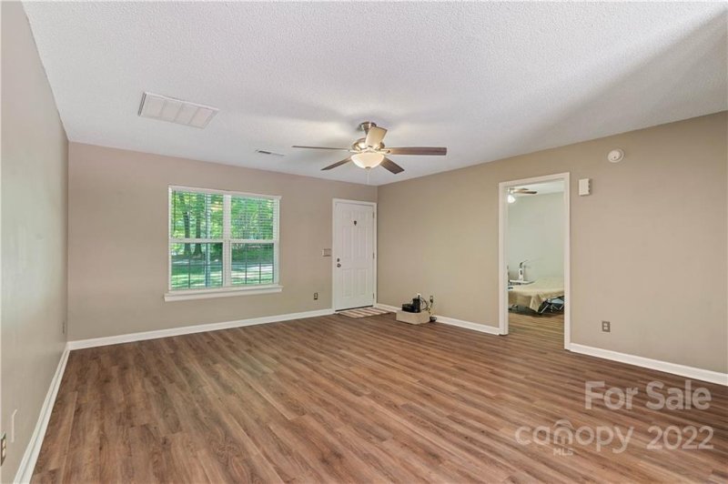 Property image 2 at 225 Creek View Road, Mooresville, NC 28117