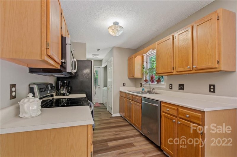 Property image 5 at 225 Creek View Road, Mooresville, NC 28117