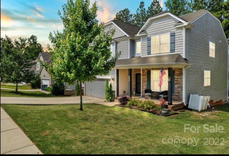 124 Carolinian Drive