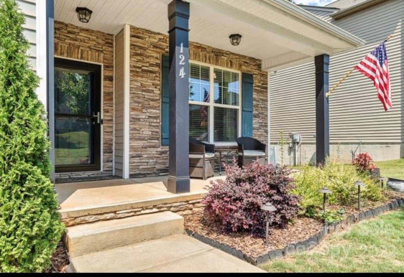 Property image 3 at 124 Carolinian Drive, Statesville, NC 28677