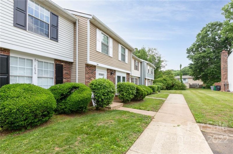 Property image 2 at 7634 Holly Grove Court, Charlotte, NC 28227
