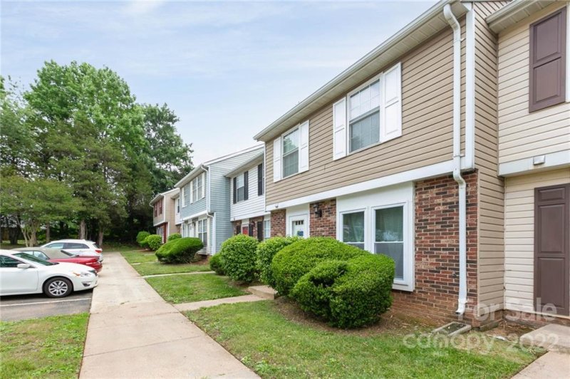 Property image 3 at 7634 Holly Grove Court, Charlotte, NC 28227