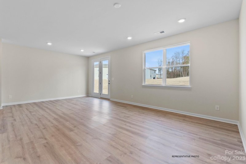 Property image 4 at 3415 Bluff Hill Lane, Charlotte, NC 28215