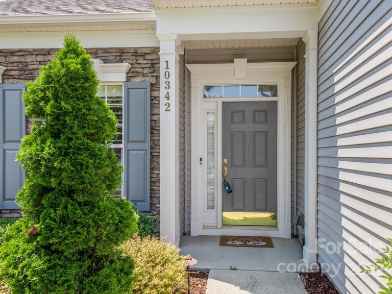 Property image 2 at 10342 Threatt Woods Drive, Charlotte, NC 28277
