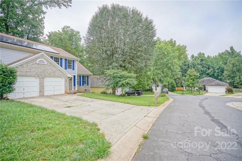 Property image 3 at 10337 Ashley Farm Drive, Matthews, NC 28105