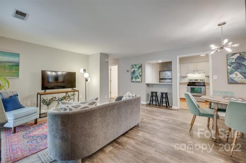 Property image 3 at 1031 Churchill Downs Court, Charlotte, NC 28211