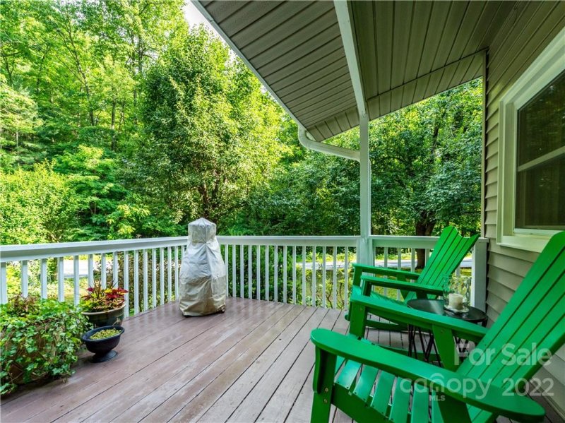 Property image 4 at 817 Holiday Drive, Hendersonville, NC 28739