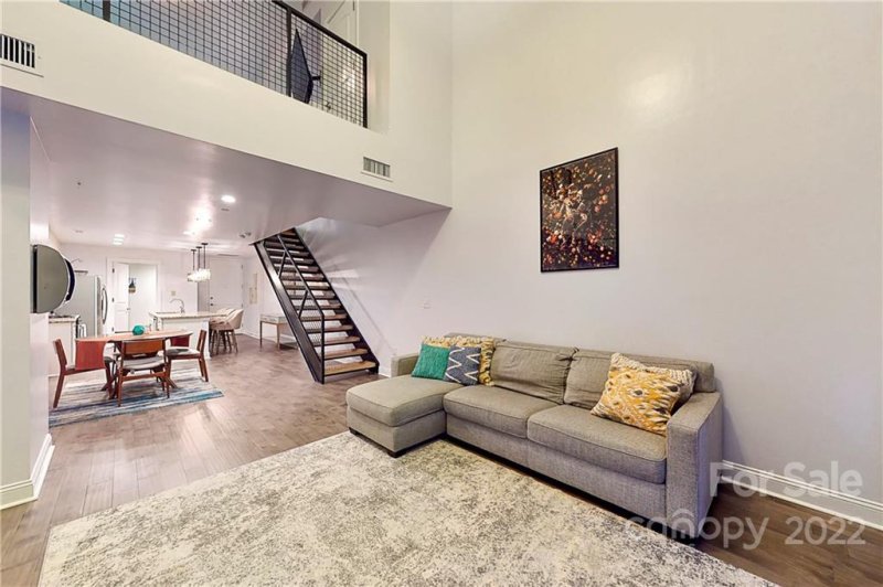 Property image 2 at 701 Royal Court, Charlotte, NC 28202