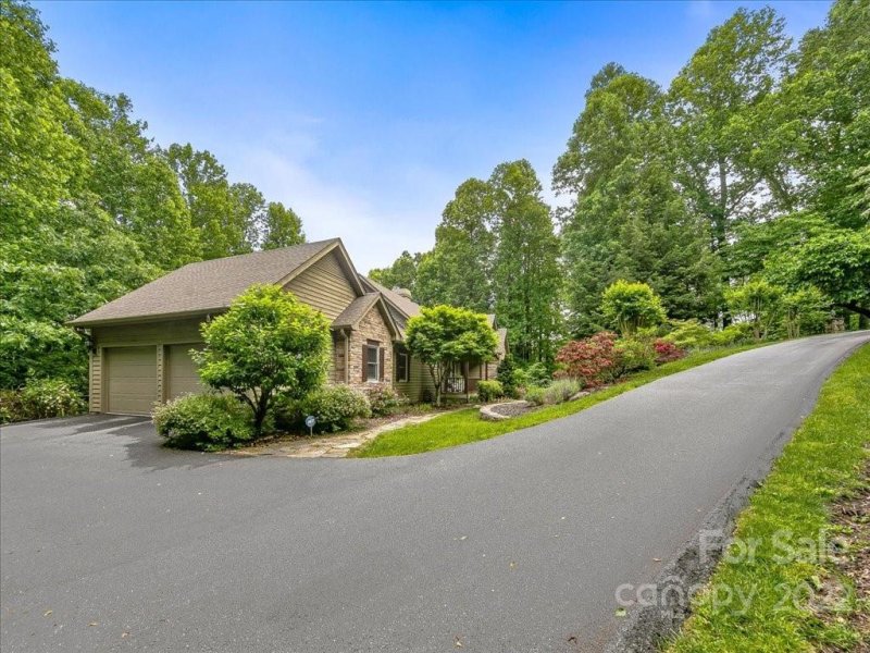 Property image 4 at 140 Mount Hebron Road, Hendersonville, NC 28739