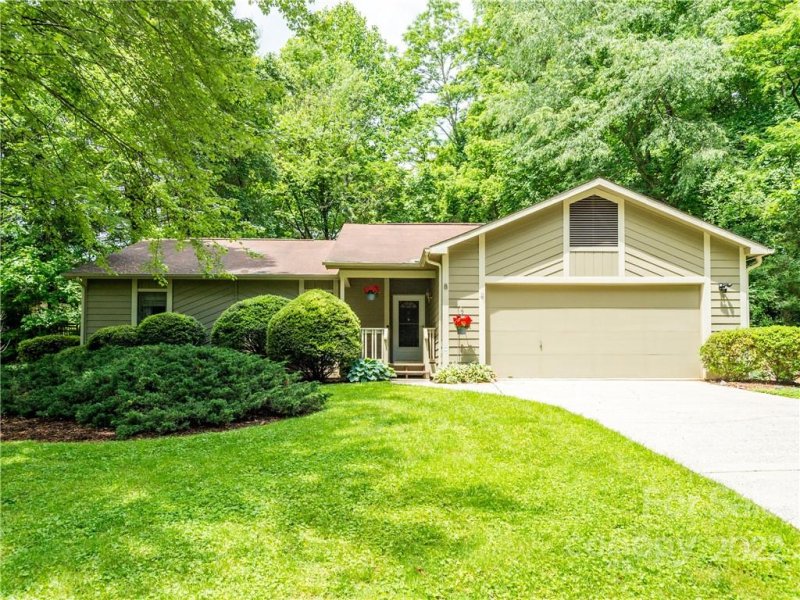 Property image 2 at 8 Turkey Toe Lane, Arden, NC 28704