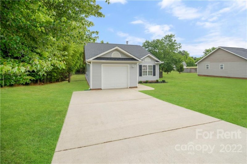 Property image 2 at 6924 Reese Furr Drive, Charlotte, NC 28216