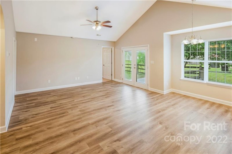 Property image 4 at 6924 Reese Furr Drive, Charlotte, NC 28216