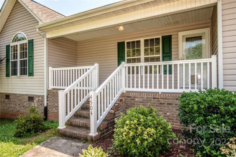 Property image 2 at 4504 Briarcreek Road, Maiden, NC 28650