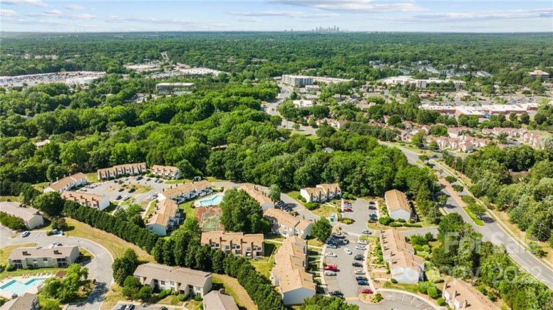 Property image 5 at 10961 Carmel Crossing Road, Charlotte, NC 28226