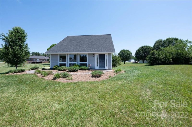 Property image 2 at 2268 Bay Court, Newton, NC 28658