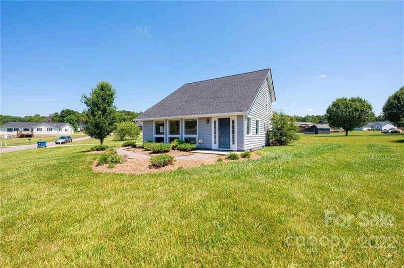 Property image 3 at 2268 Bay Court, Newton, NC 28658