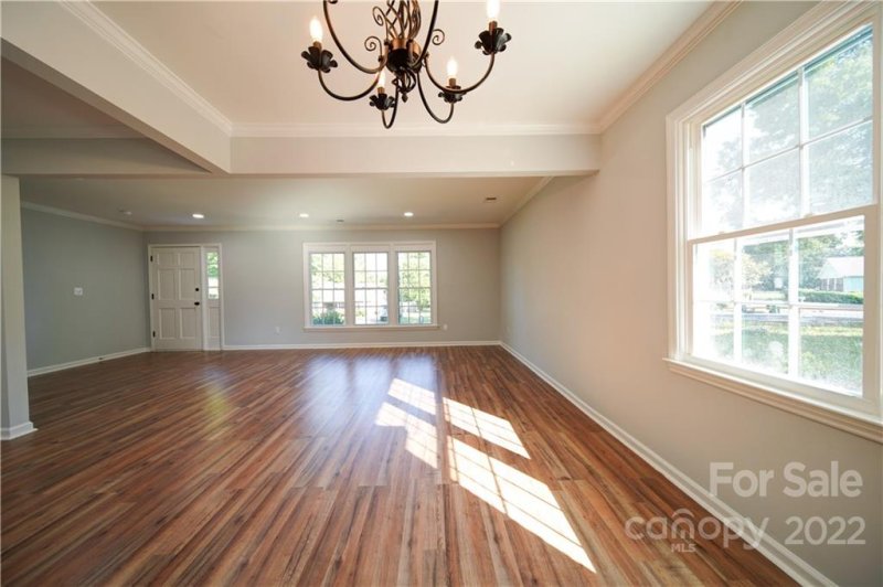 Property image 5 at 7623 Shadowcrest Drive, Charlotte, NC 28217