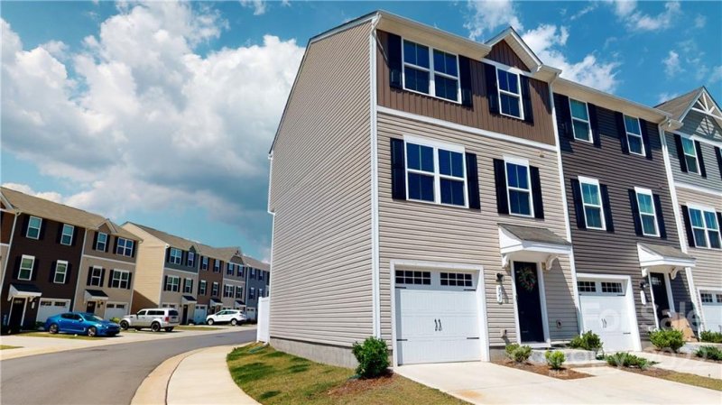Property image 3 at 921 Taybyn Road, Fort Mill, SC 29715