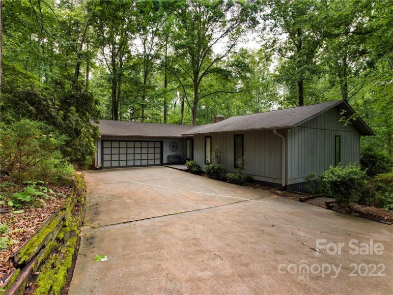 Property image 2 at 1457 Hardwood Circle, Newton, NC 28658