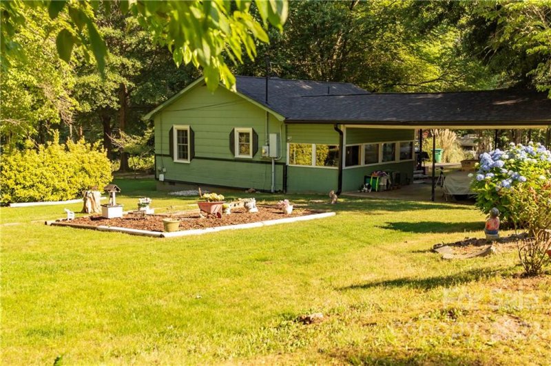Property image 3 at 306 Dover Drive, Bessemer City, NC 28016