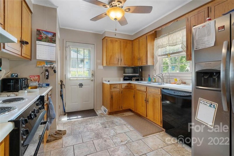 Property image 4 at 1119 Fox Run Drive, Charlotte, NC 28212