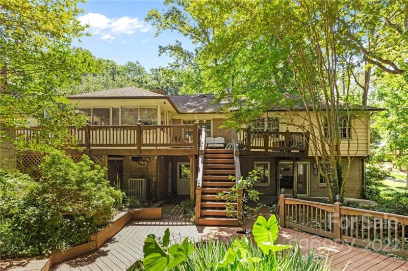 Property image 2 at 6122 Carriagehouse Lane, Charlotte, NC 28226