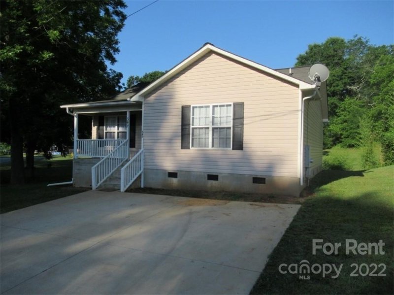 Property image 3 at 342 Lincoln Street, Lincolnton, NC 28092