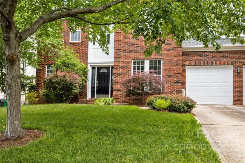 Property image 2 at 2331 Comfrey Court, Charlotte, NC 28213
