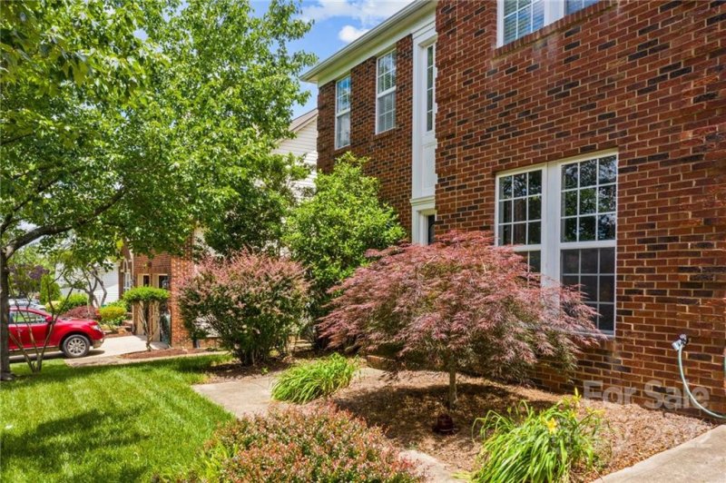 Property image 3 at 2331 Comfrey Court, Charlotte, NC 28213