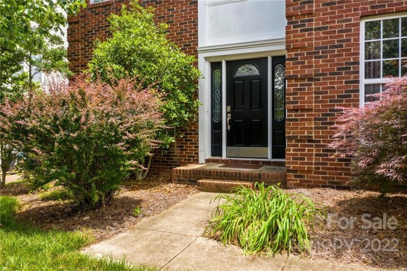 Property image 4 at 2331 Comfrey Court, Charlotte, NC 28213