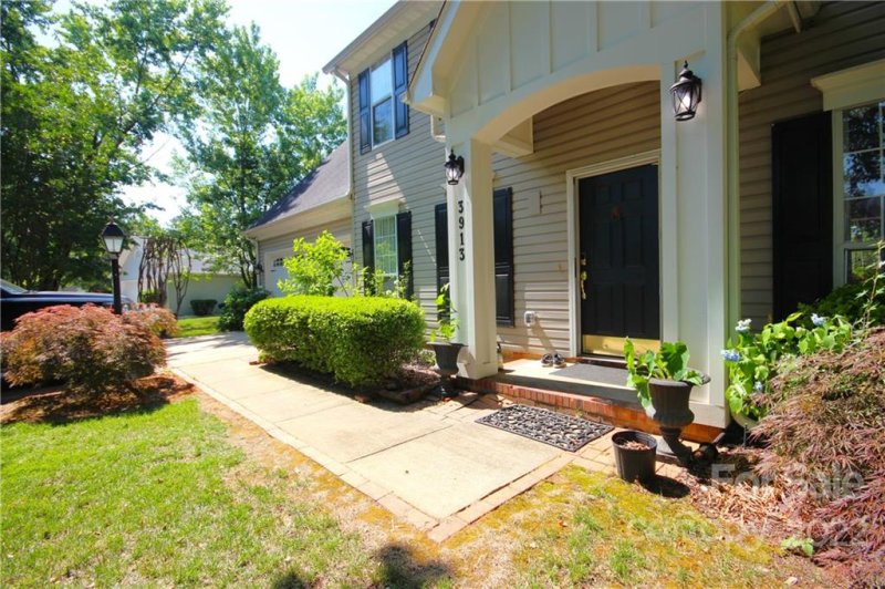 Property image 2 at 3913 Huntmeadow Drive, Charlotte, NC 28269