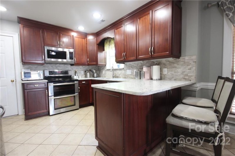 Property image 3 at 3913 Huntmeadow Drive, Charlotte, NC 28269