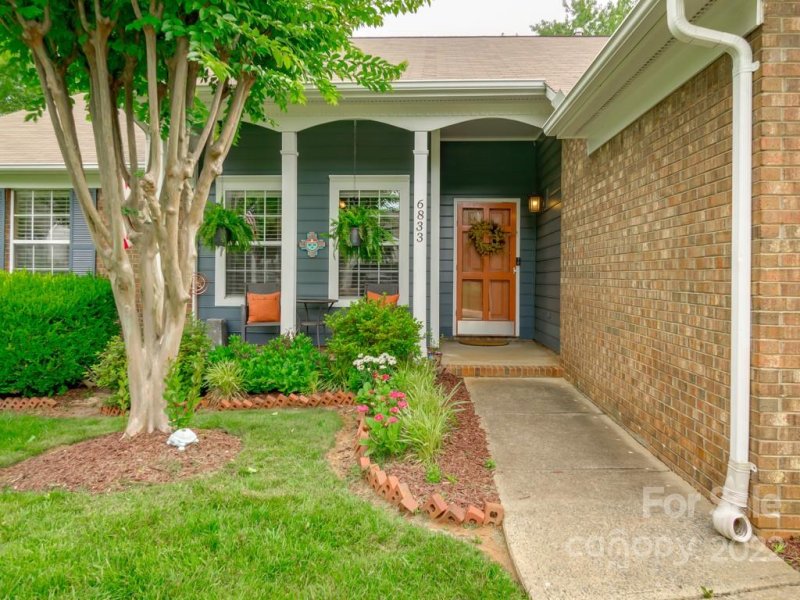 Property image 2 at 6833 Oldecastle Court, Charlotte, NC 28277