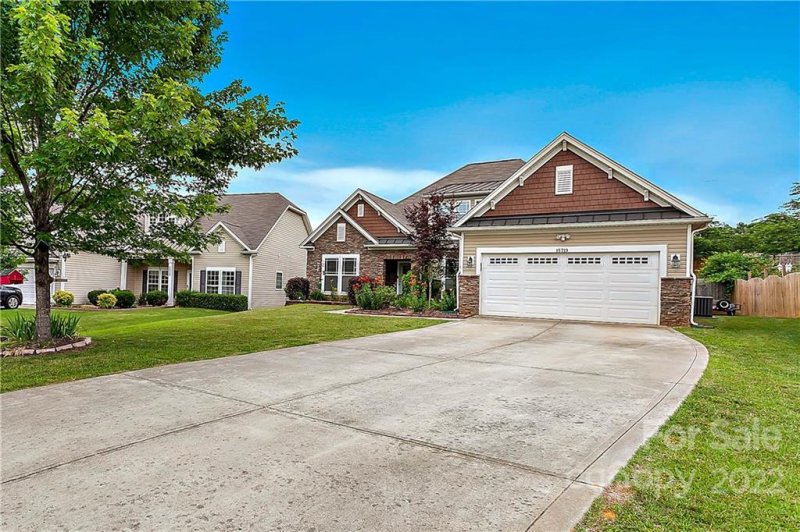 Property image 2 at 15719 Homecoming Way, Charlotte, NC 28278