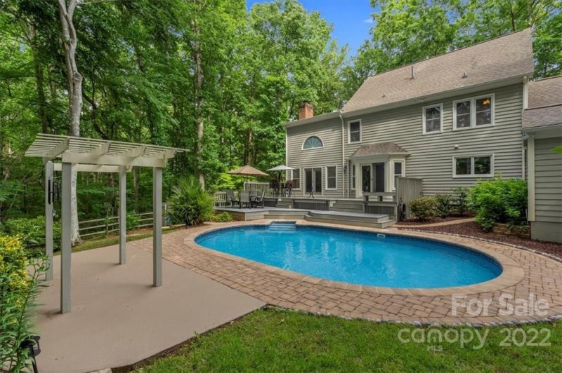 1548 Old Tara Lane