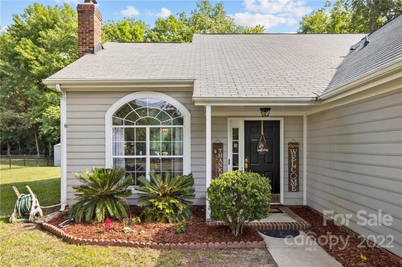 Property image 2 at 12812 Hedgeway Drive, Charlotte, NC 28278