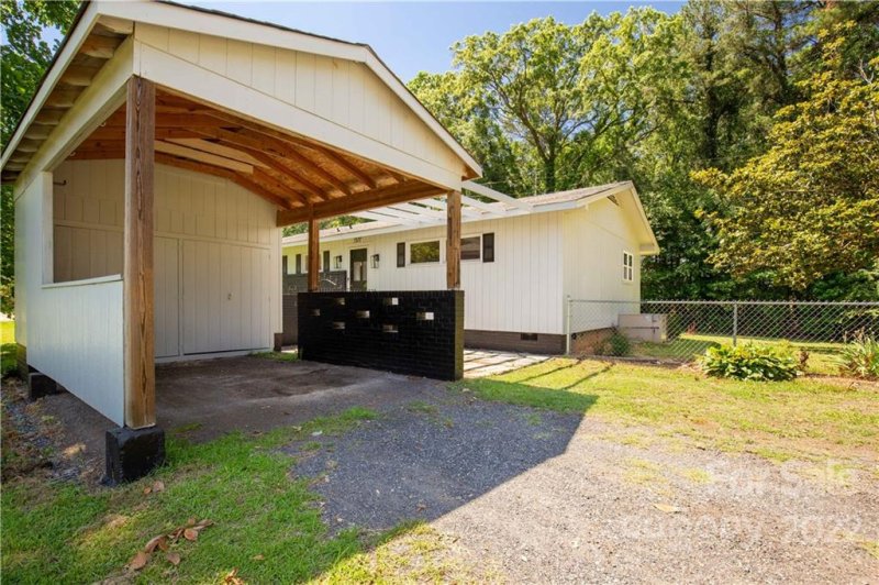 Property image 5 at 1307 Crestfield Drive, Lancaster, SC 29720