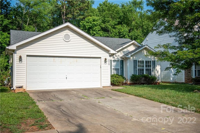 Property image 3 at 6840 Parkers Crossing Drive, Charlotte, NC 28215